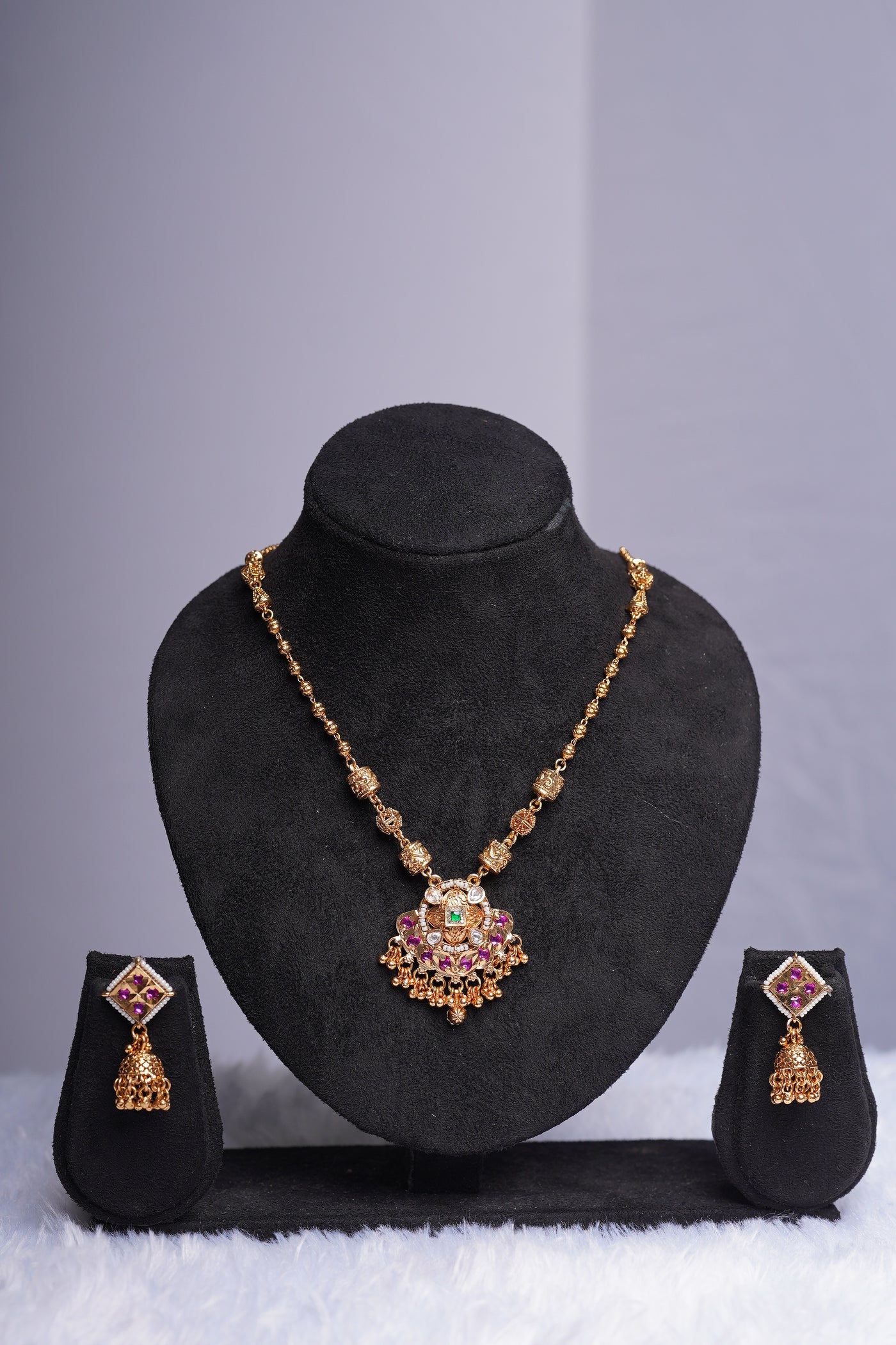 Rajsi Pendant Set
