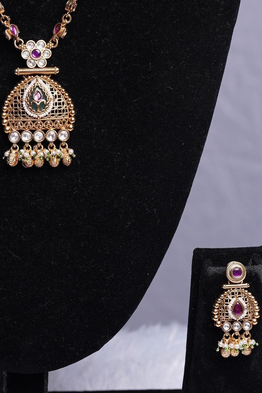 Jaalika Pendant Set