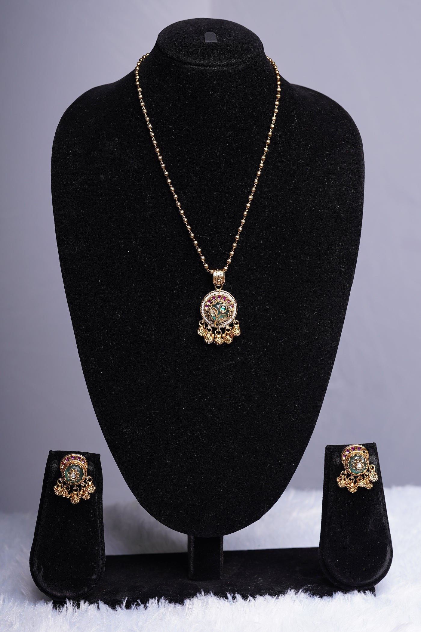 Circular Floral Pendant Set