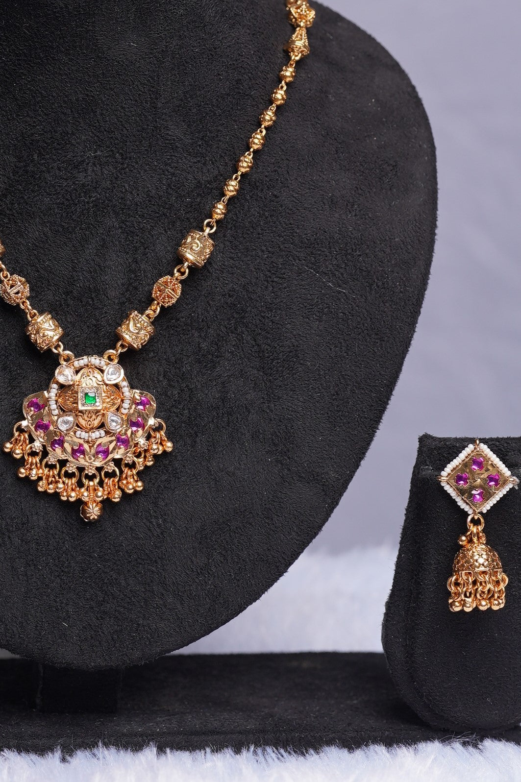 Rajsi Pendant Set