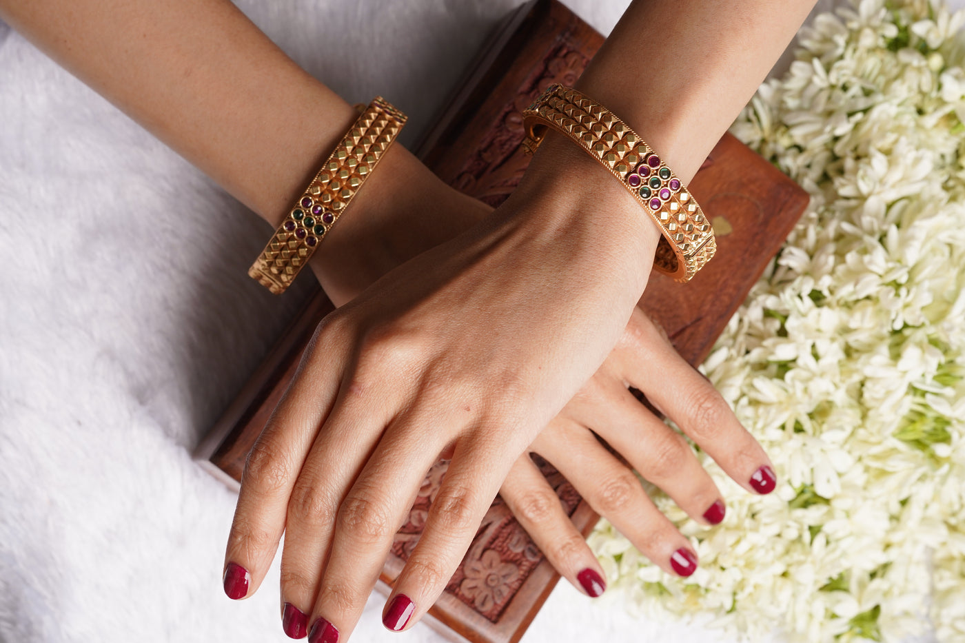 Ashtapailu bangles