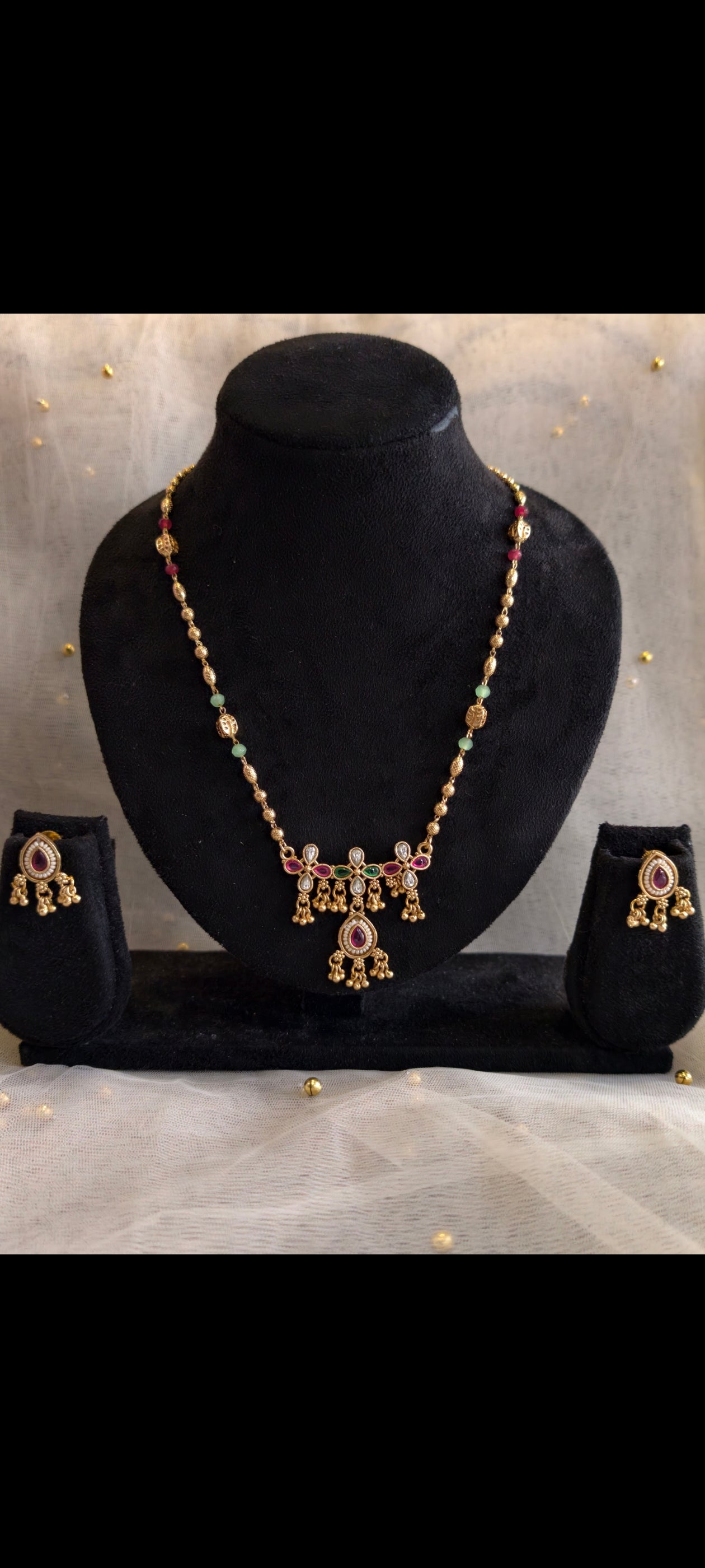 Heritage pendant set