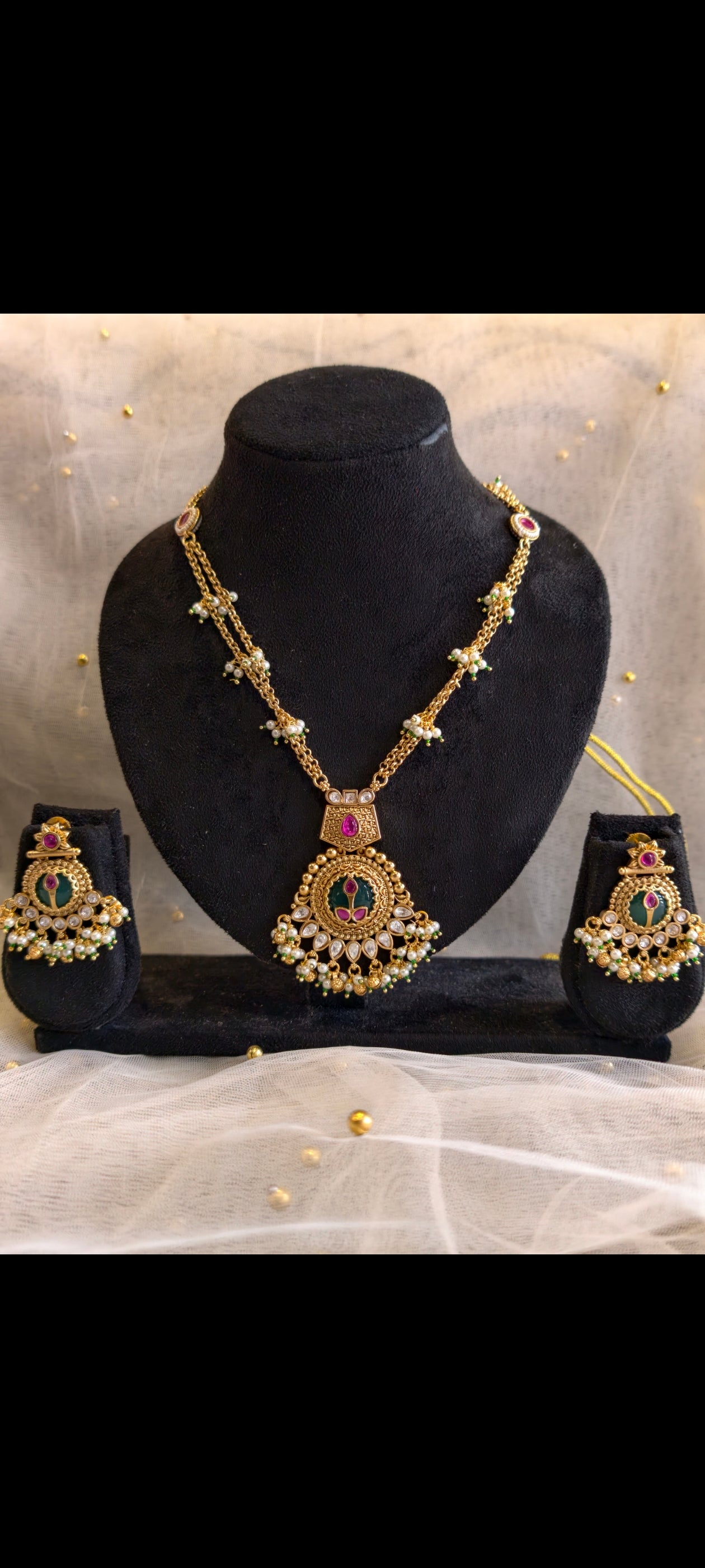 Heritage Pendant Set